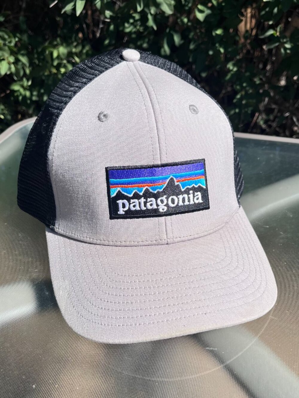 Patagonia P-6 Logo LoPro Trucker Hat Mesh Snapback Cap Khaki Beige Black